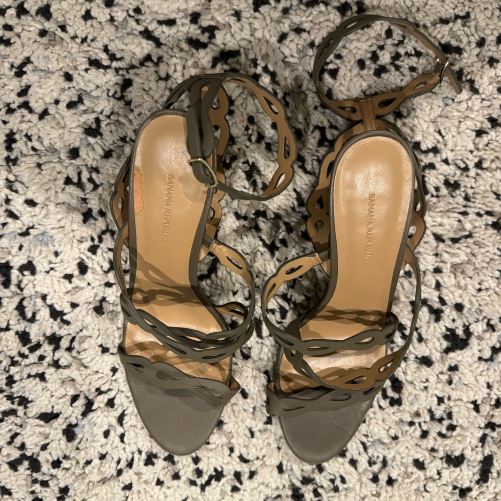 Banana Republic Vicna Heels: Sage Green Laser Cut
Leather Strappy Heels, size 10